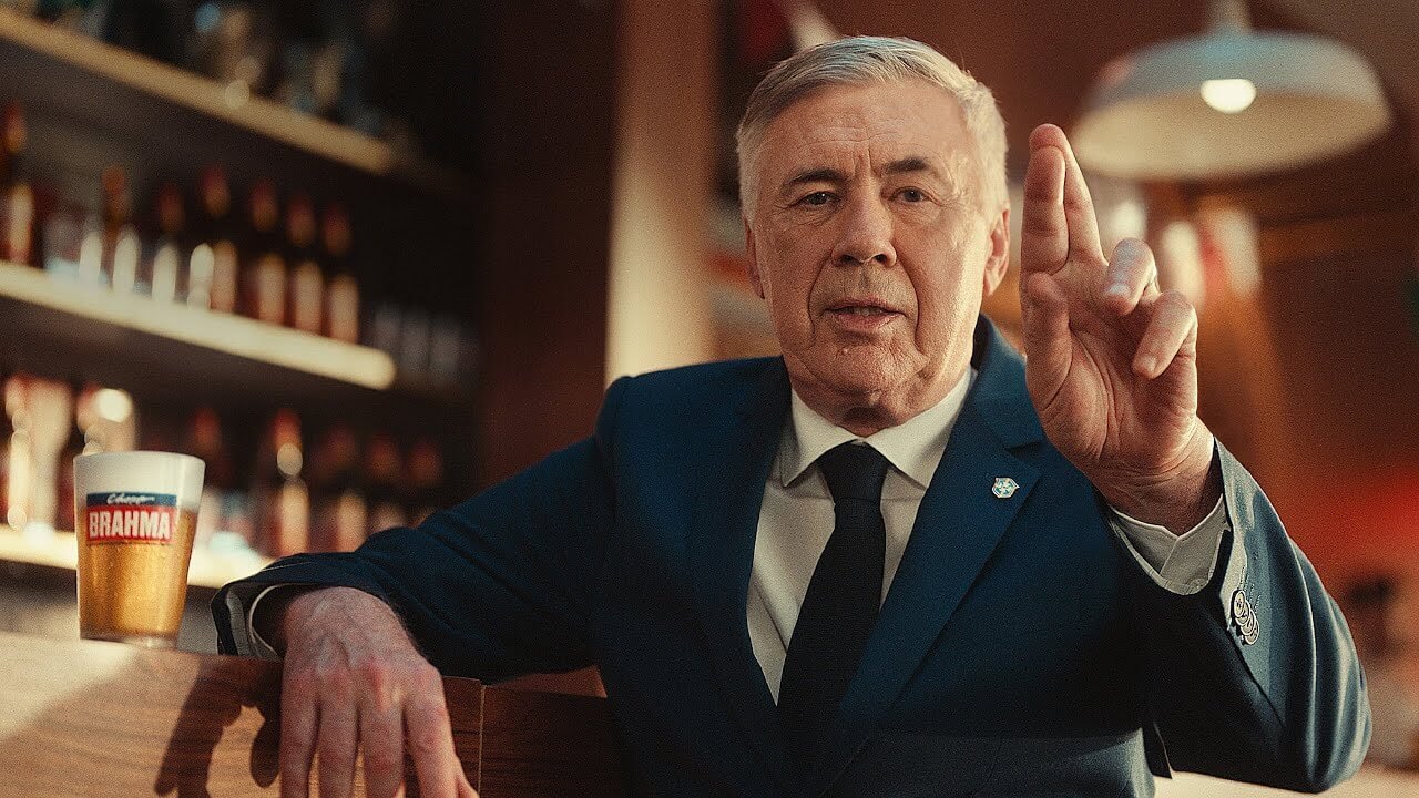 Carlo Ancelotti em campanha da Brahma para a Copa de 2026